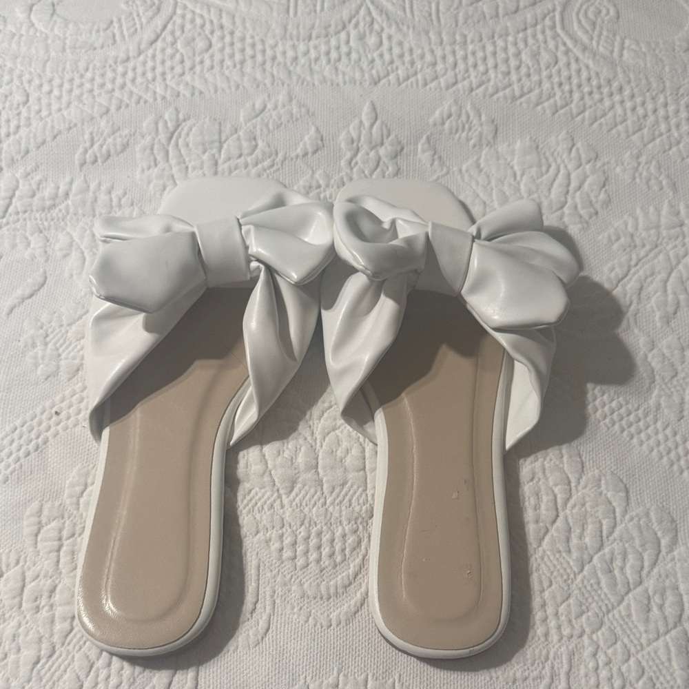 Elegant White Bow Women's Slides